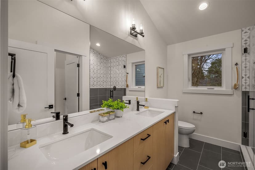 Property photo for 809 W Armour Street, Seattle photo 22
