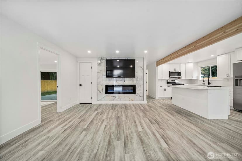 Property photo for 243 S 187th Street, Burien photo 15