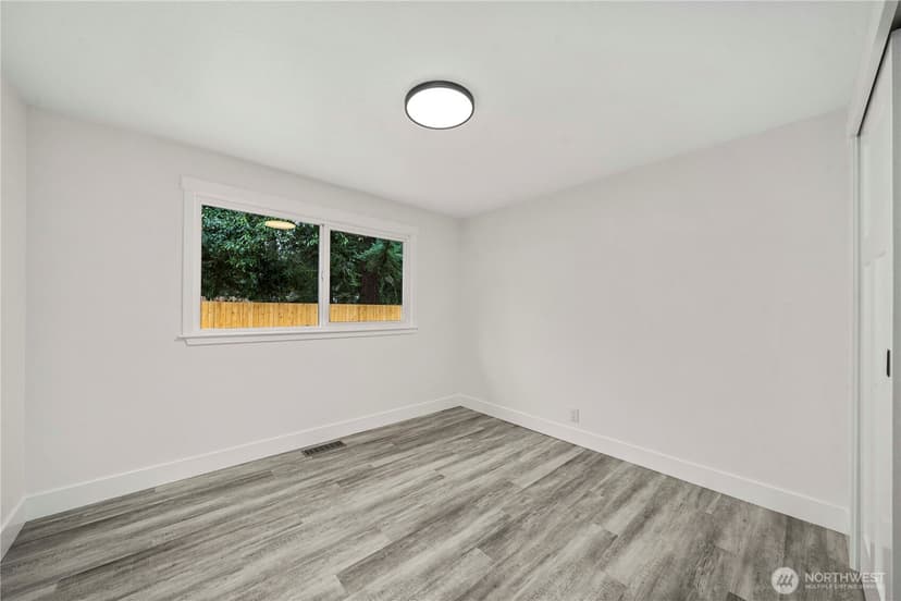 Property photo for 243 S 187th Street, Burien photo 19