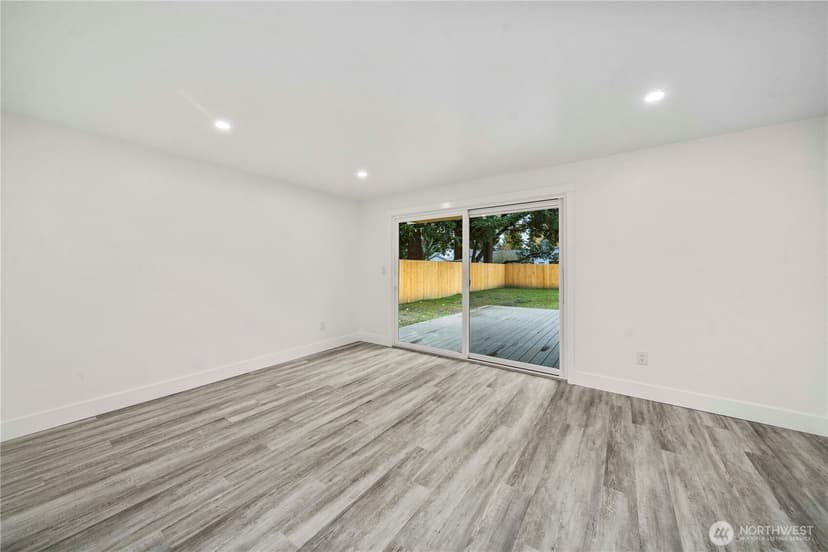 Property photo for 243 S 187th Street, Burien photo 17