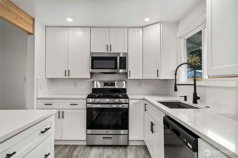 Property photo for 243 S 187th Street, Burien photo 4