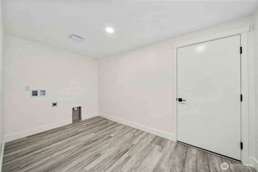 Property photo for 243 S 187th Street, Burien photo 11