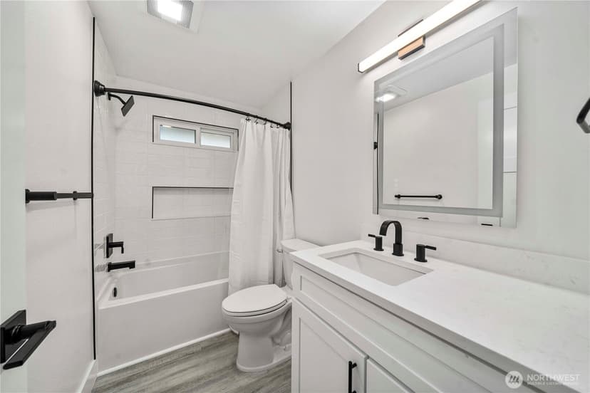 Property photo for 243 S 187th Street, Burien photo 10
