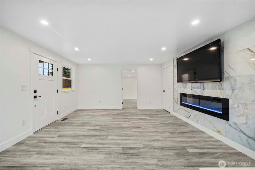 Property photo for 243 S 187th Street, Burien photo 8