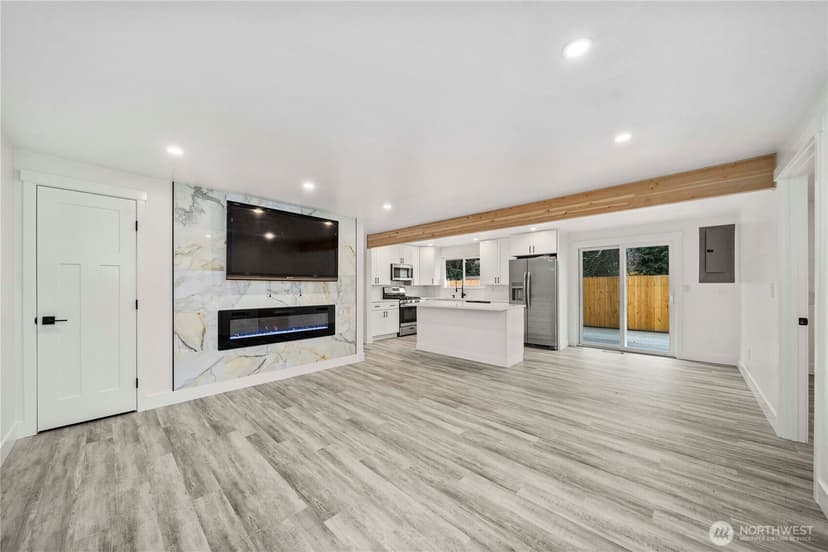 Property photo for 243 S 187th Street, Burien photo 13