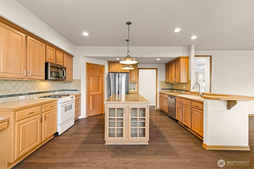 Property photo for 4169 Augusta Drive NE, Tacoma photo 16