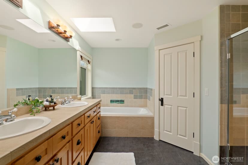 Property photo for 27 148th Place SW, Lynnwood photo 23