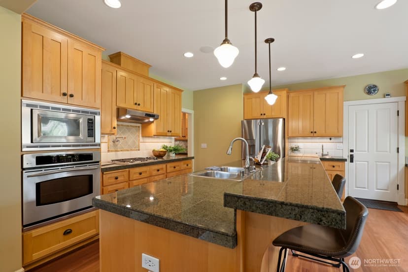 Property photo for 27 148th Place SW, Lynnwood photo 11