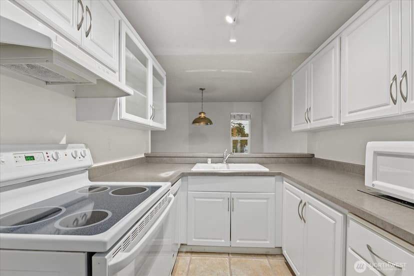 Property photo for 11815 93rd Lane NE #203, Kirkland photo 11