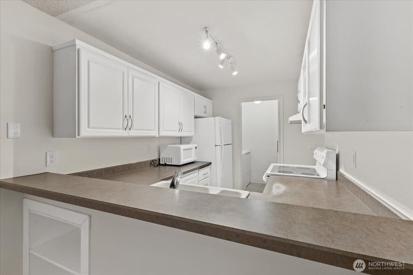 Property photo for 11815 93rd Lane NE #203, Kirkland photo 7