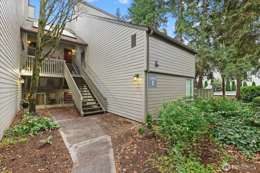 Property photo for 11815 93rd Lane NE #203, Kirkland