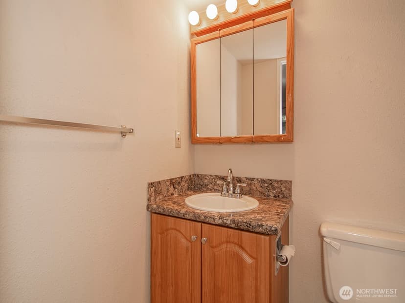 Property photo for 14527 NE 40th Street #G204, Bellevue photo 11