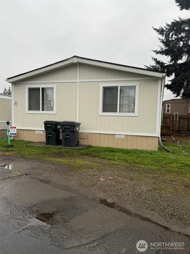 Property photo for 10302 Lakeview Avenue SW #21, Lakewood photo 2