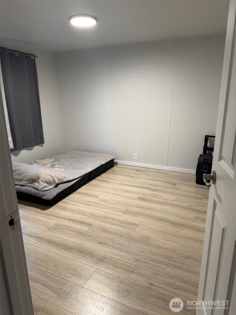 Property photo for 10302 Lakeview Avenue SW #21, Lakewood photo 10