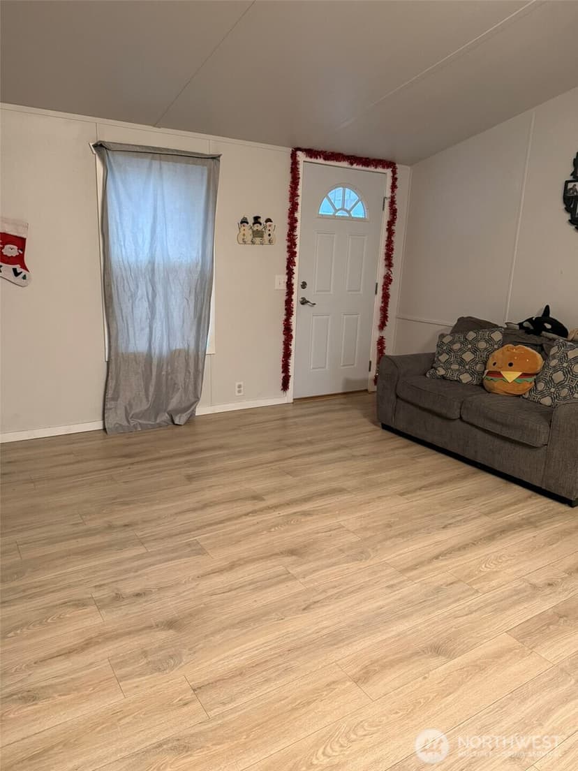 Property photo for 10302 Lakeview Avenue SW #21, Lakewood photo 3