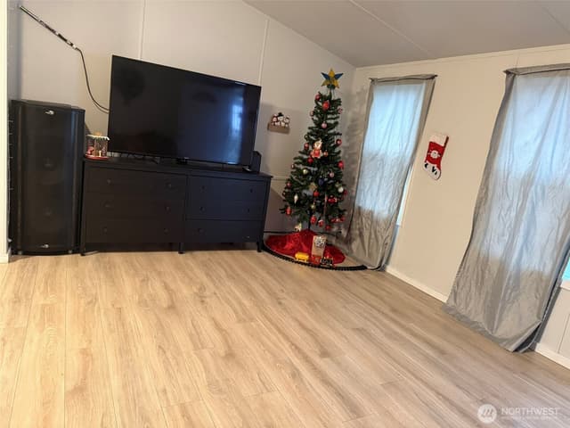 Property photo for 10302 Lakeview Avenue SW #21, Lakewood photo 4