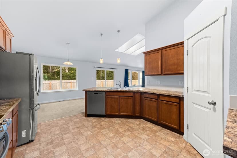 Property photo for 181 Duck Lake Drive NE, Ocean Shores photo 13