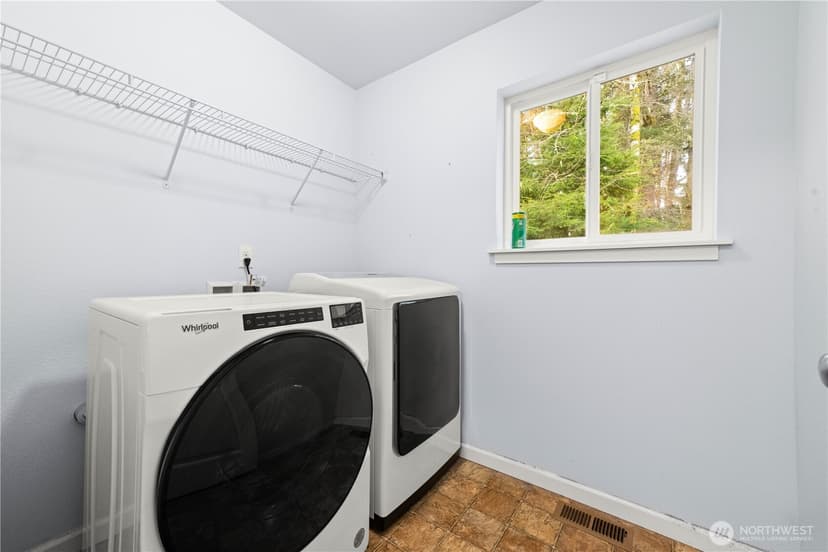 Property photo for 181 Duck Lake Drive NE, Ocean Shores photo 17