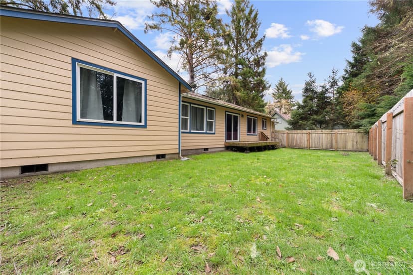 Property photo for 181 Duck Lake Drive NE, Ocean Shores photo 11