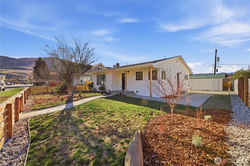 Property photo for 409 N Cedar Street, Chelan photo 2