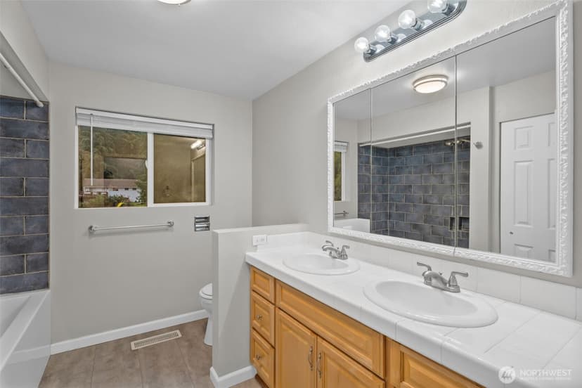Property photo for 9901 59th Avenue Ct E, Puyallup photo 13