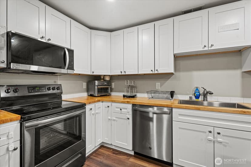Property photo for 5537 S 119th St, Seattle photo 13