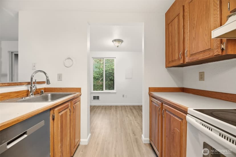 Property photo for 4705 176th Street SW #B1, Lynnwood photo 11