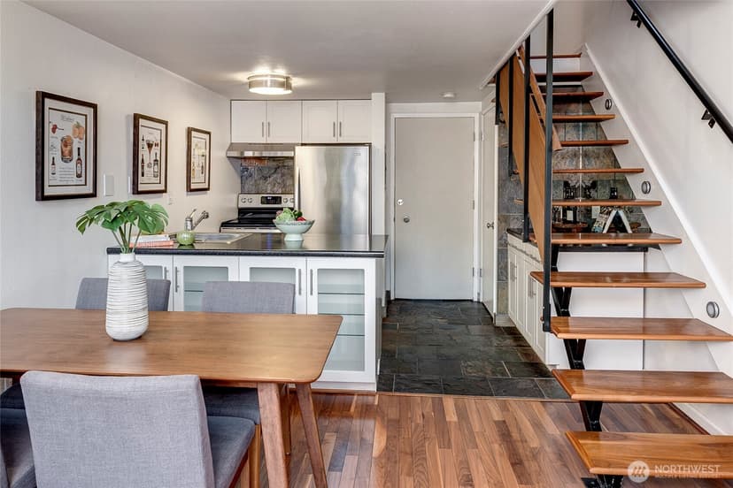 Property photo for 1000 Union Street #202, Seattle photo 18