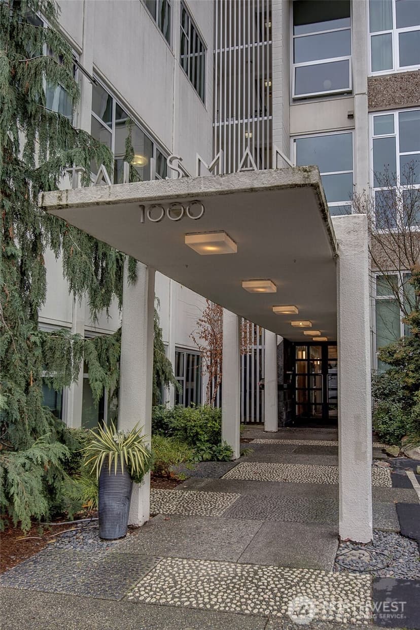 Property photo for 1000 Union Street #202, Seattle photo 4