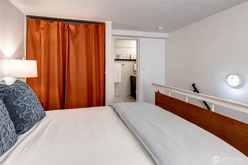 Property photo for 1000 Union Street #202, Seattle photo 24