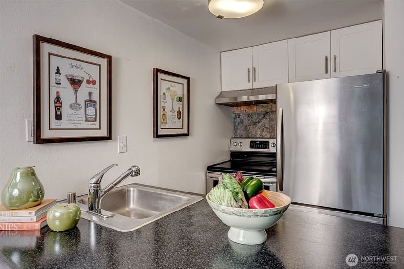 Property photo for 1000 Union Street #202, Seattle photo 10