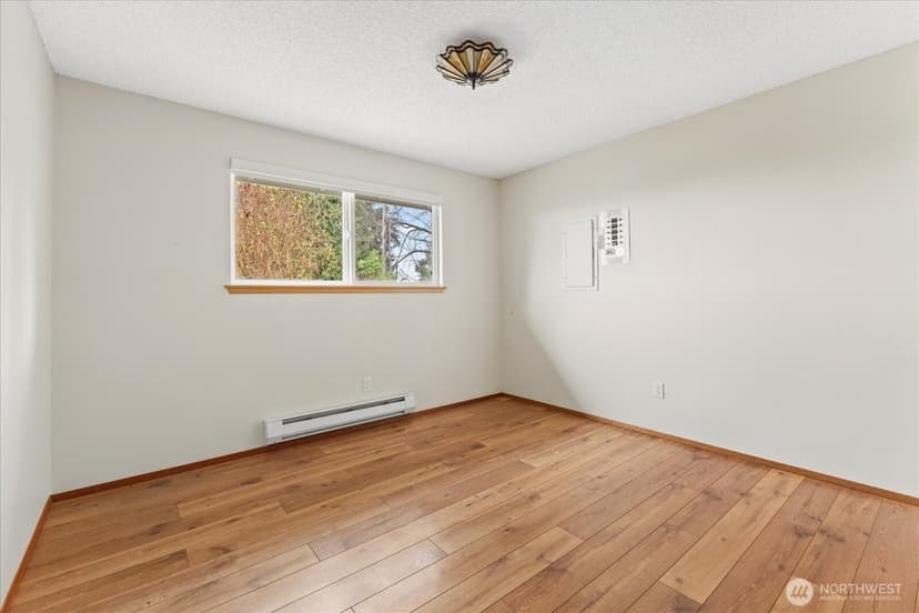 Property photo for 967 Edgecliff Drive, Langley photo 11