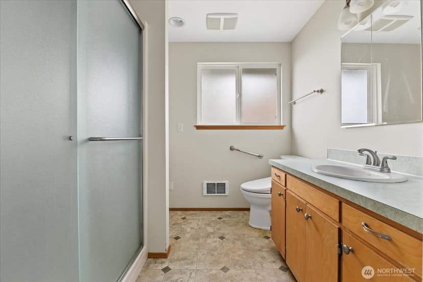 Property photo for 967 Edgecliff Drive, Langley photo 12