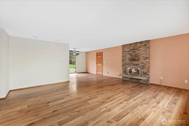 Property photo for 967 Edgecliff Drive, Langley photo 4