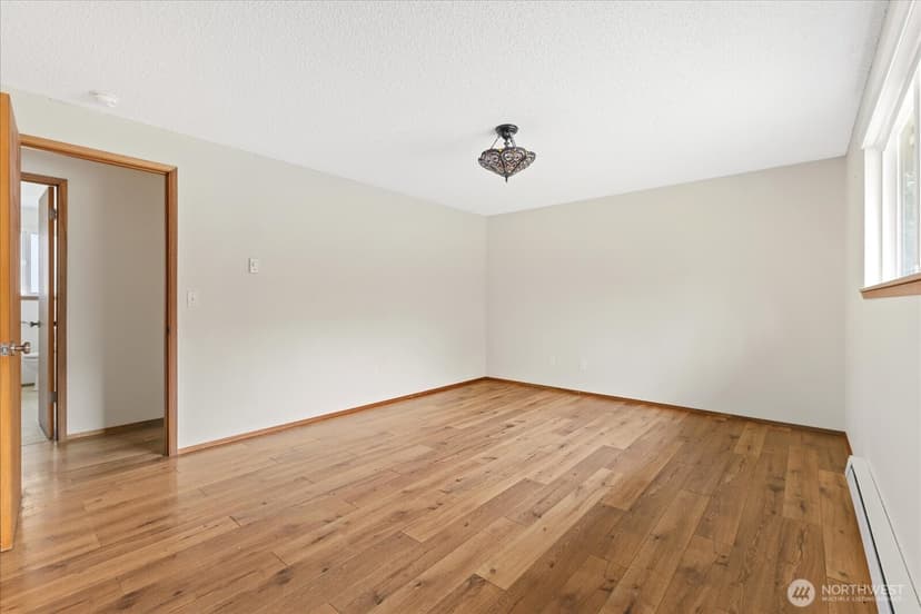 Property photo for 967 Edgecliff Drive, Langley photo 9