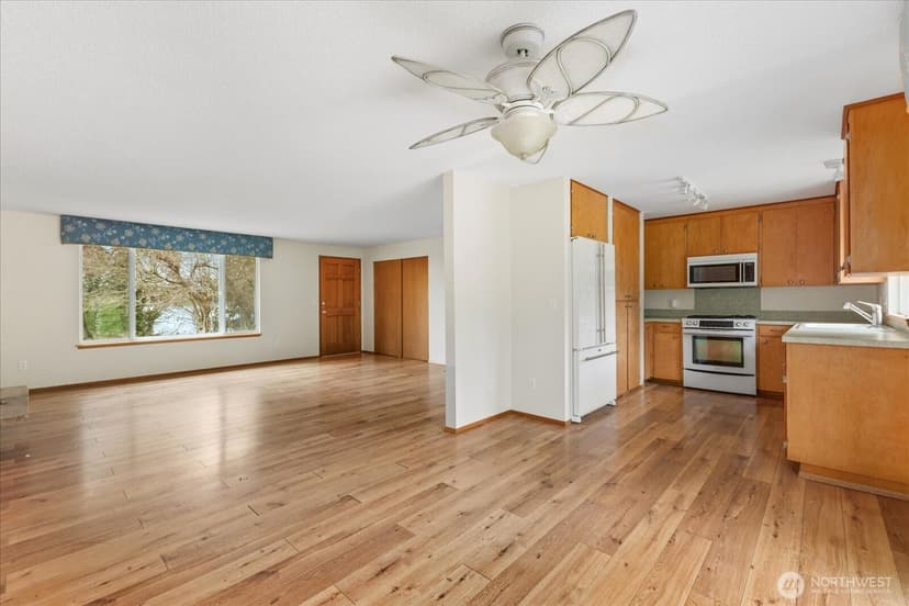 Property photo for 967 Edgecliff Drive, Langley photo 6