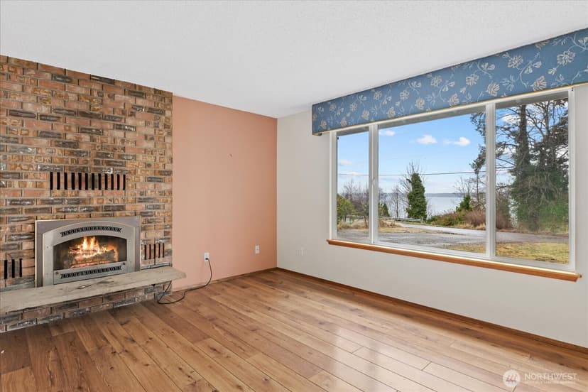 Property photo for 967 Edgecliff Drive, Langley photo 3