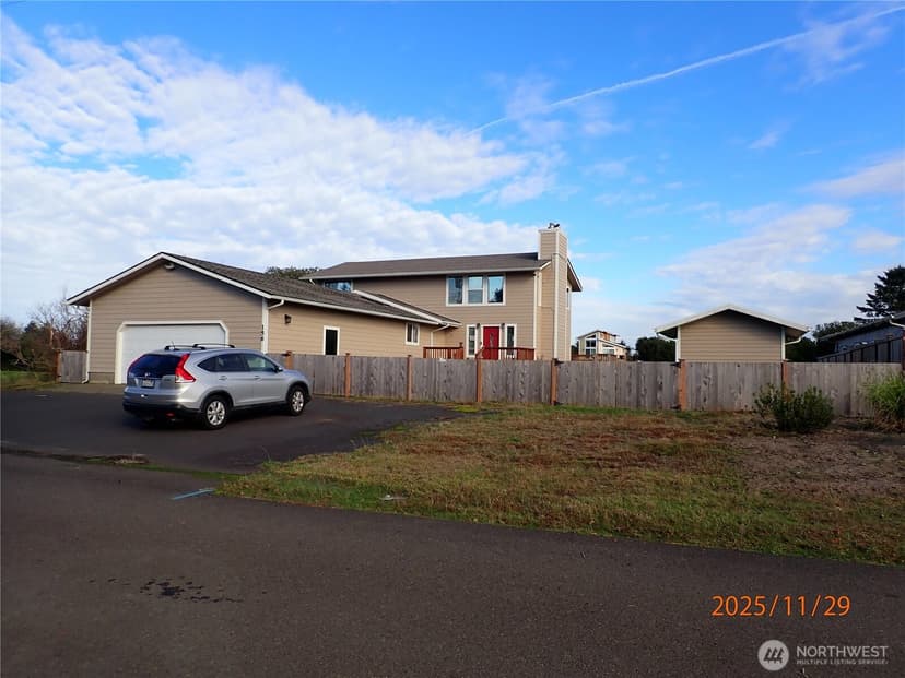 Property photo for 156 Sea Breeze Loop SE, Ocean Shores photo 4