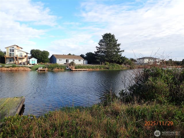Property photo for 156 Sea Breeze Loop SE, Ocean Shores photo 2