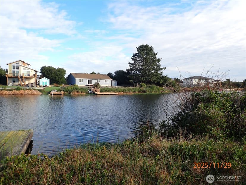 Property photo for 156 Sea Breeze Loop SE, Ocean Shores photo 2