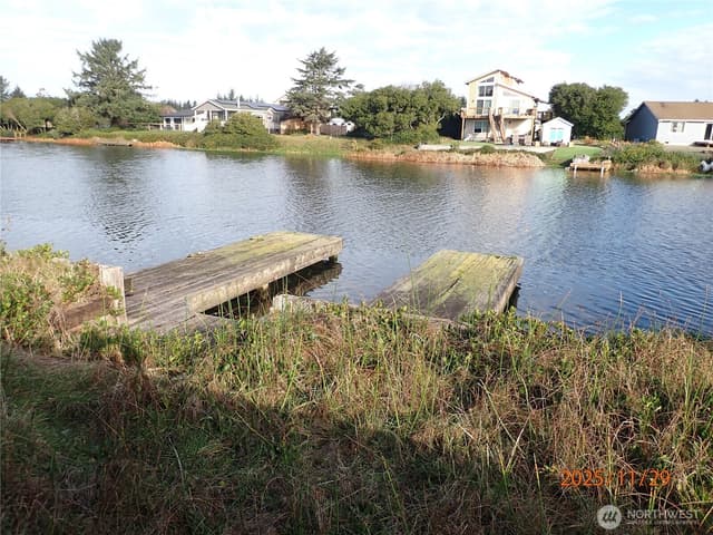 Property photo for 156 Sea Breeze Loop SE, Ocean Shores photo 3