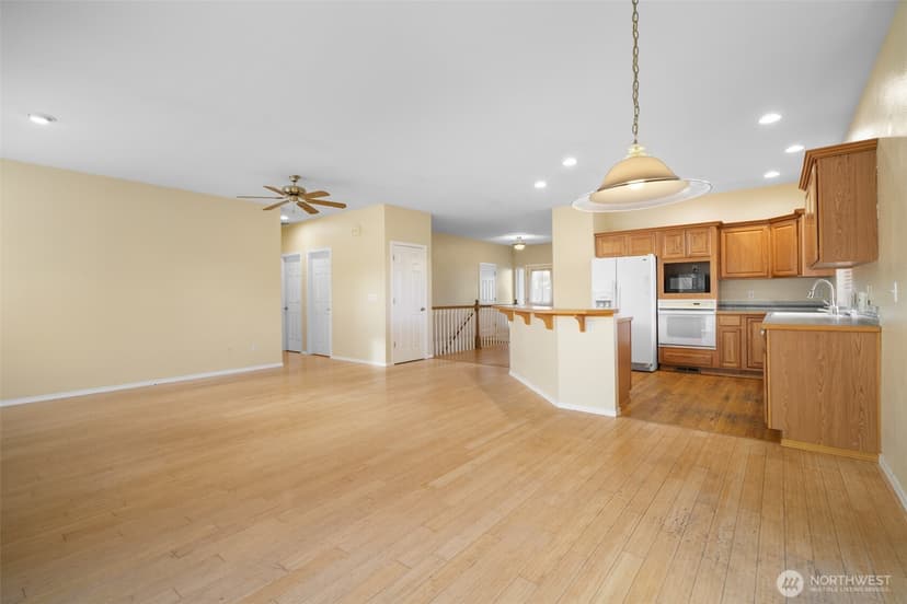 Property photo for 7412 64th Street Ct W, University Place photo 9