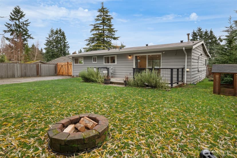 Property photo for 18428 66th Avenue W, Lynnwood photo 31