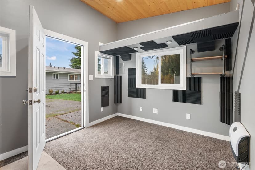 Property photo for 18428 66th Avenue W, Lynnwood photo 34