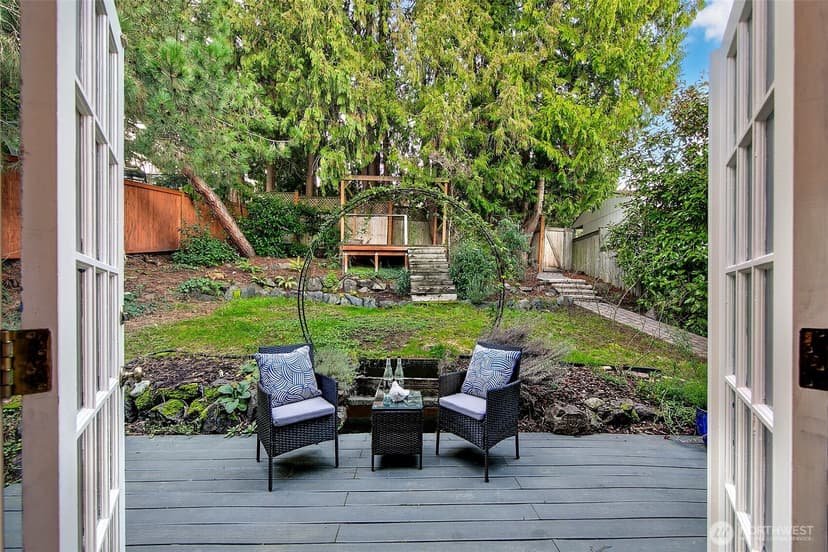 Property photo for 1419 25th Avenue E, Seattle photo 16