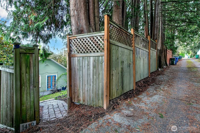 Property photo for 1419 25th Avenue E, Seattle photo 19
