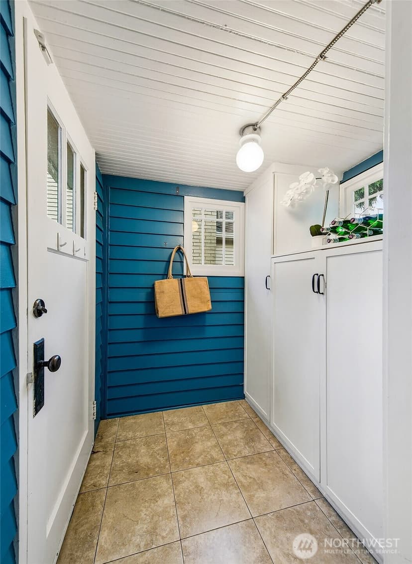 Property photo for 1419 25th Avenue E, Seattle photo 10