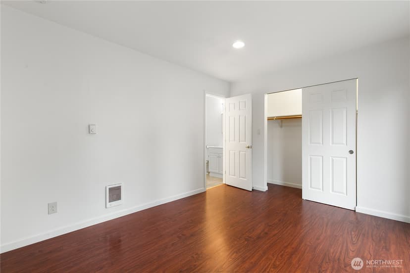 Property photo for 843 3rd Avenue N, Kent photo 10