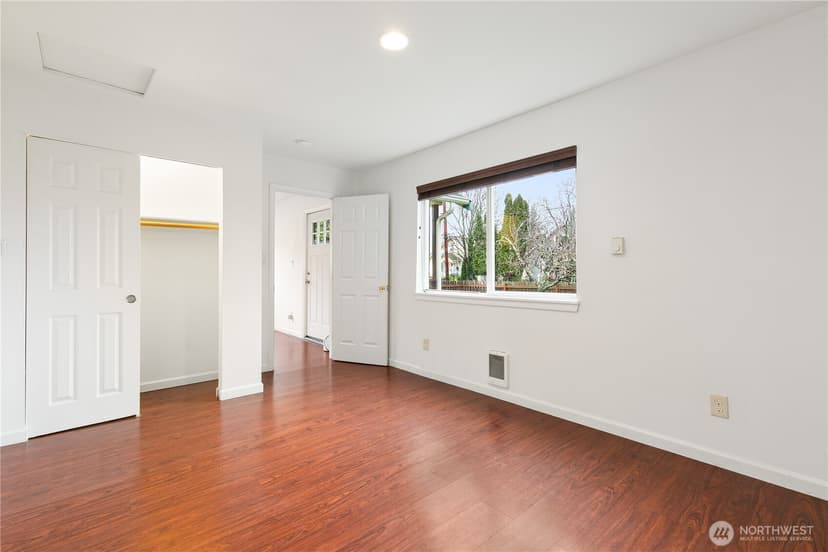 Property photo for 843 3rd Avenue N, Kent photo 6