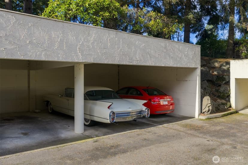 Property photo for 11019 B Glen Acres Drive S, Seattle photo 6